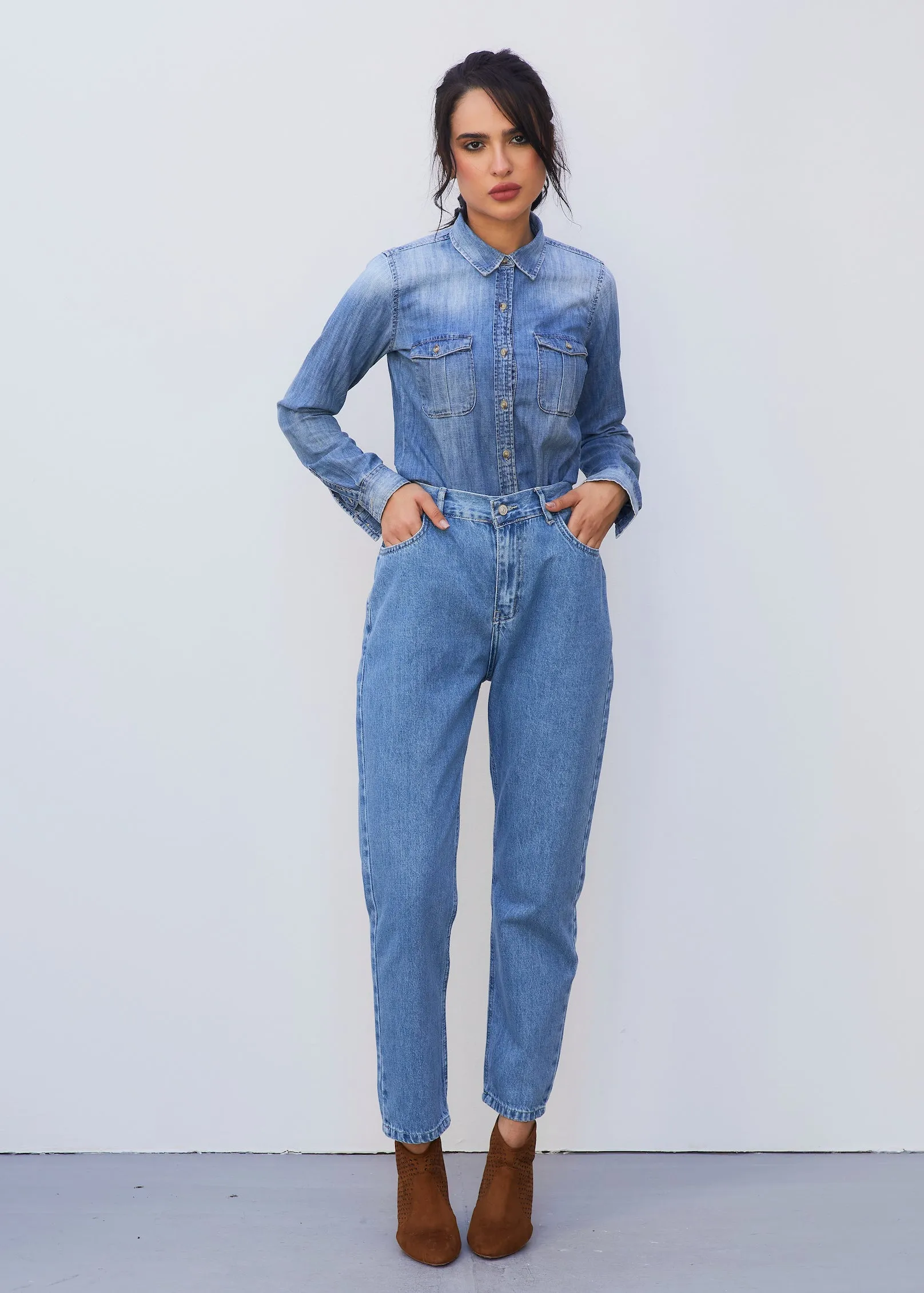 MOM JEANS